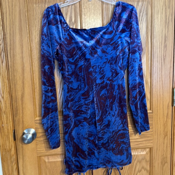 Blue Swirl Long Sleeve Velvet Bodycon Dress with adjustable ruching on f… - Picture 10 of 11